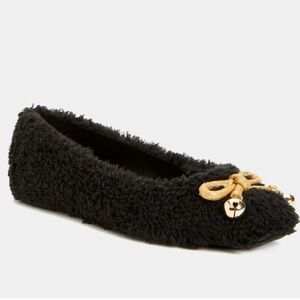 NWB Katy Perry Evie Black Fuzzy Ballet Flat, Black w Gold Bow, Size 7